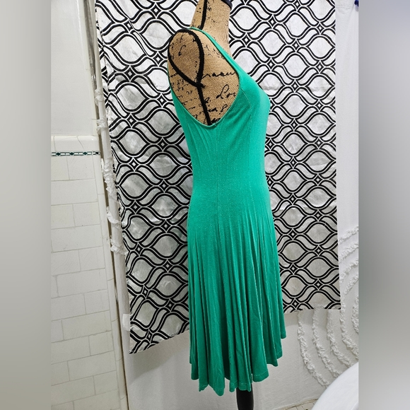 Old Navy Green Dress - Picture 7 of 12